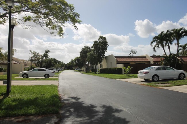 Foto del edificio - 19246 NW 64th Ct