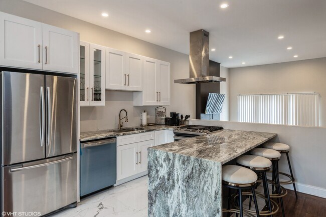 Foto del edificio - 7229 S Exchange Ave