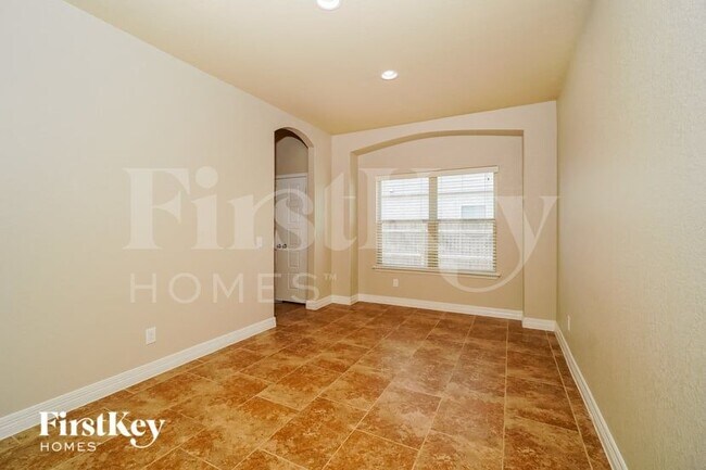 Building Photo - 533 Saddle Vista