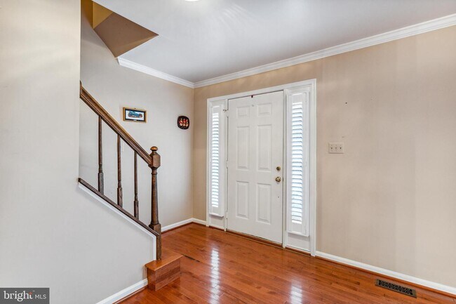 Building Photo - 10309 Cedar Ridge Dr