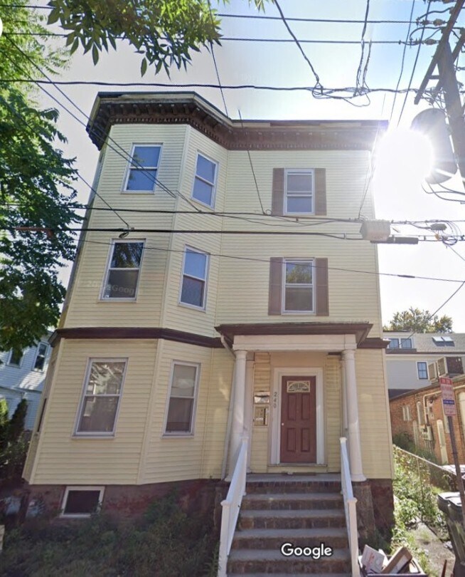 Building Photo - 240 Allston St
