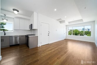 Building Photo - 67 Virginia Ave