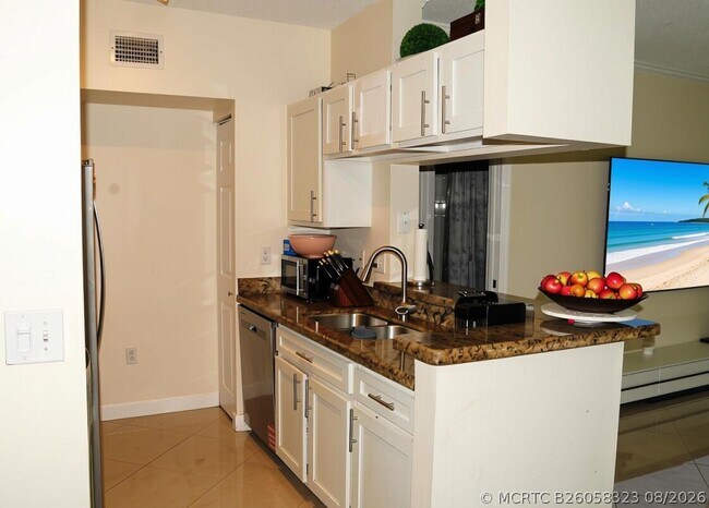 Foto del edificio - 11685 W Atlantic Blvd