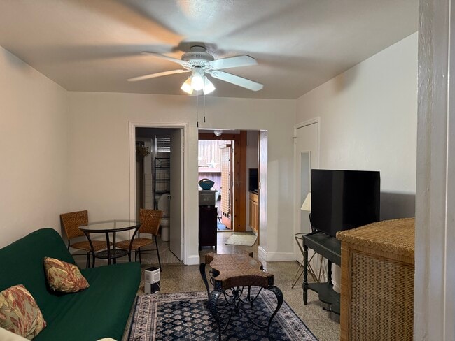 Sala de estar - 1505 White St