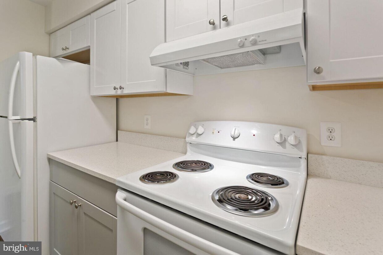 Foto principal - 8629 Beekman Pl