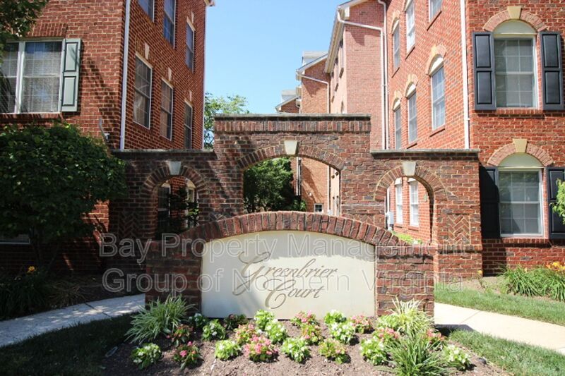 2304 N Greenbrier Ct Unit N. 206, Arlington, VA 22207 Condo for Rent