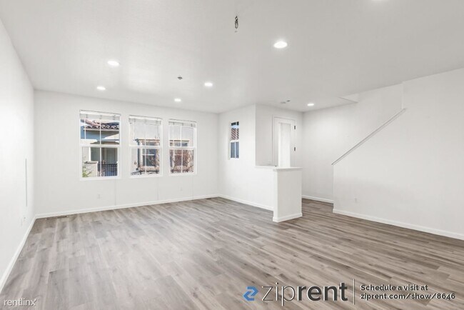 Foto del edificio - 3 br, 3.5 bath Townhome - 376 Belshaw Driv...