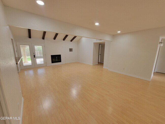 Building Photo - 6836 Orizaba Ave