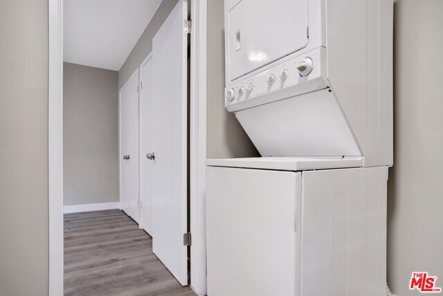 In unit stacked washer & dryer - 905 Fedora St