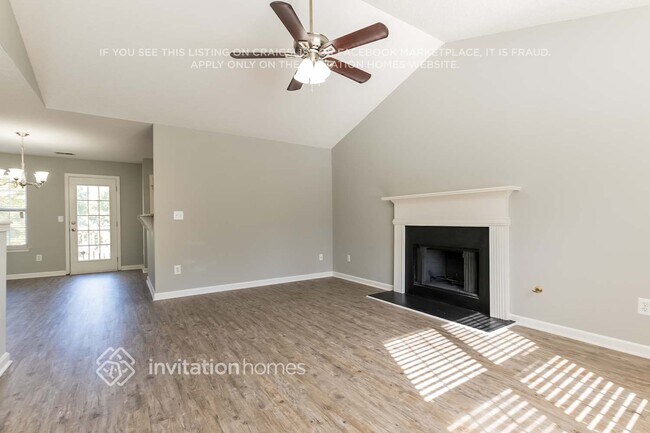 Foto del edificio - 4611 Orange Dr