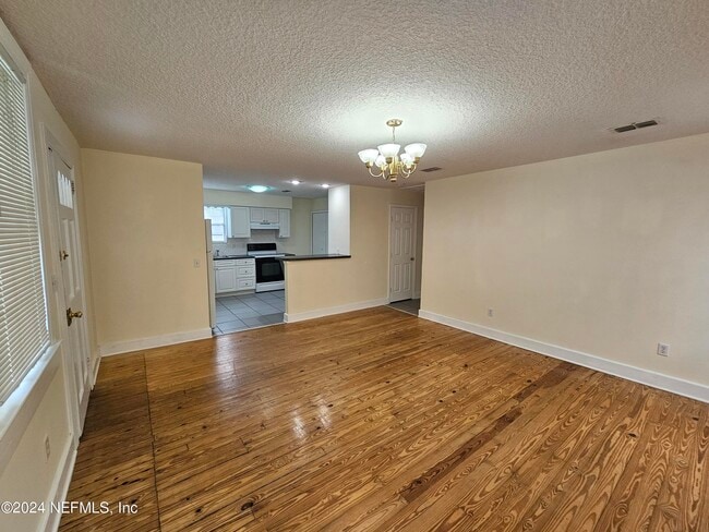 Foto del edificio - 3660 Rosemary St