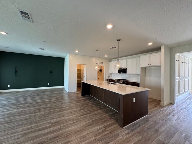 Foto del edificio - 601 Wishon Ave W