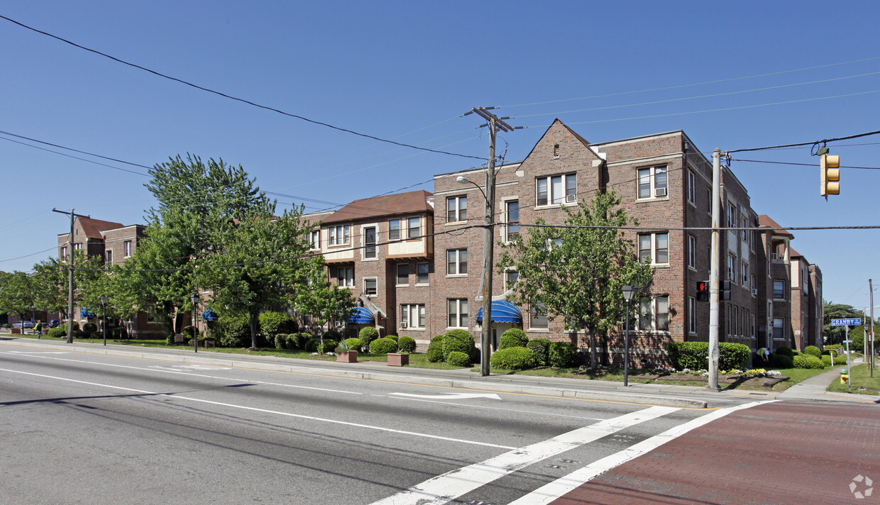 Keswick Manor Apartments - Park Manor Apartments