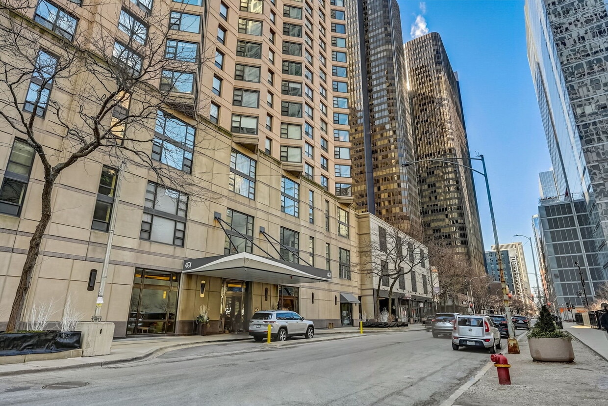 Primary Photo - 401 E Ontario St