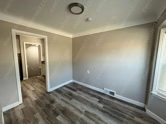 Foto del edificio - 15516 Lincoln Ave