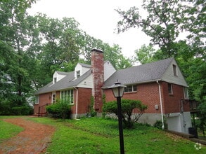 Building Photo - 708 Edgewood Ave