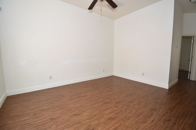 Foto del edificio - Hidden Oaks Apartments