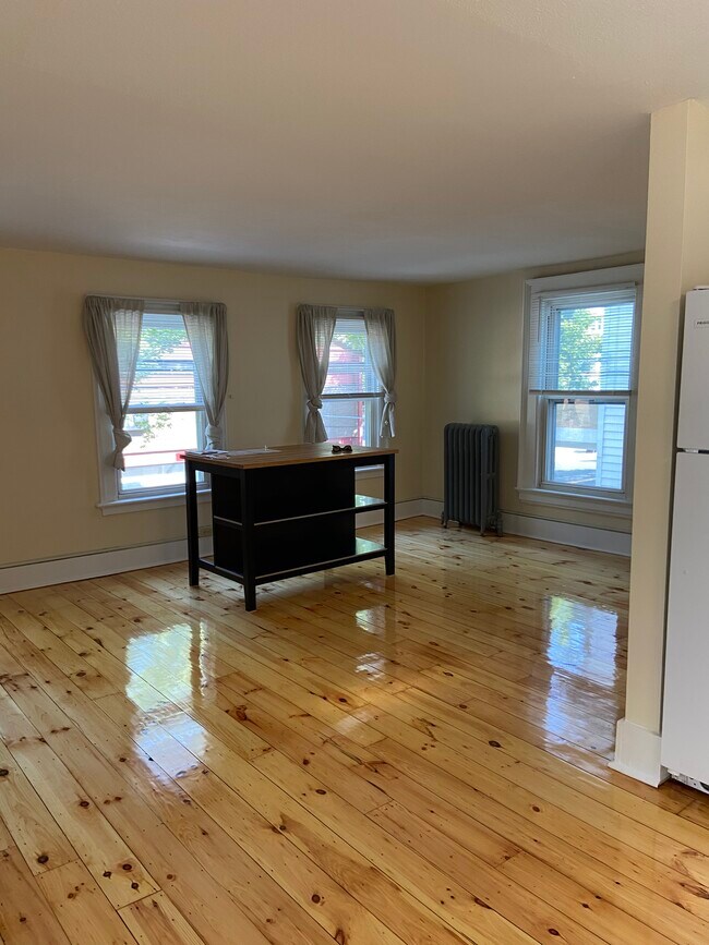 Sala de estar/comedor - 842 State St
