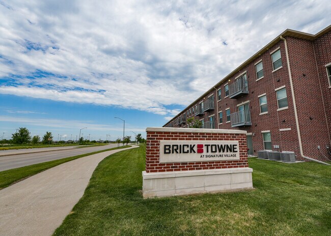 Foto del edificio - Brick Towne at Signature Village