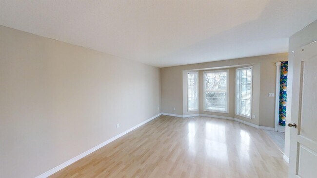 Photo du bâtiment - 31 Pinnacle Blvd