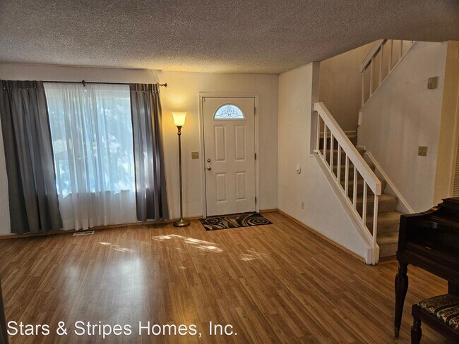 Building Photo - 3 br, 1.5 bath House - 16390 E Radcliff Pl...