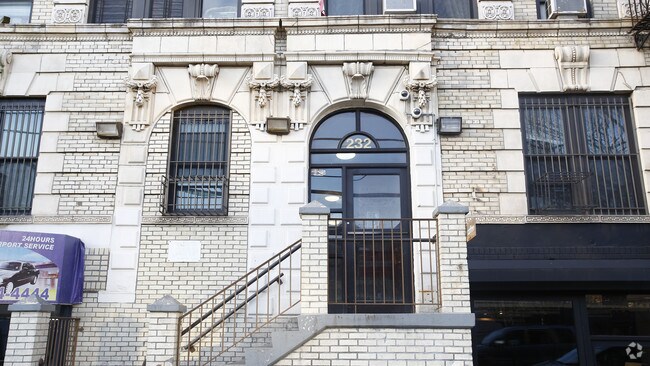 Building Photo - 232 Metropolitan Ave