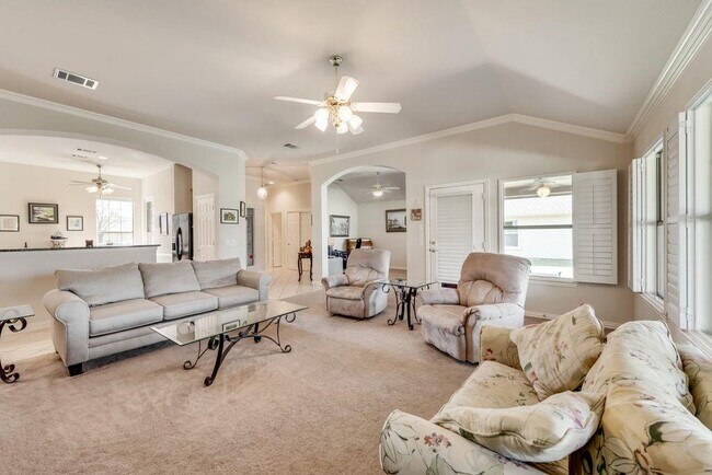 Foto del edificio - 9308 Orangewood Trail