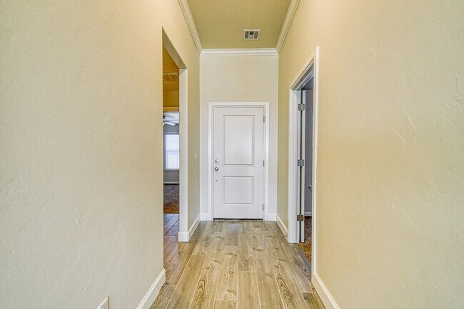 Building Photo - 3112 Pebble Pond Dr