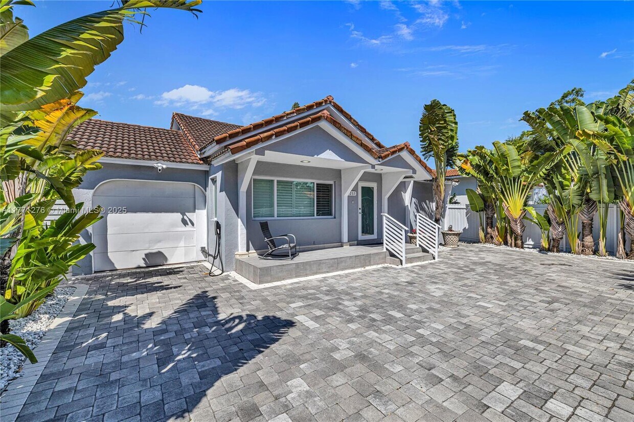 Foto principal - 2263 SW 12th St