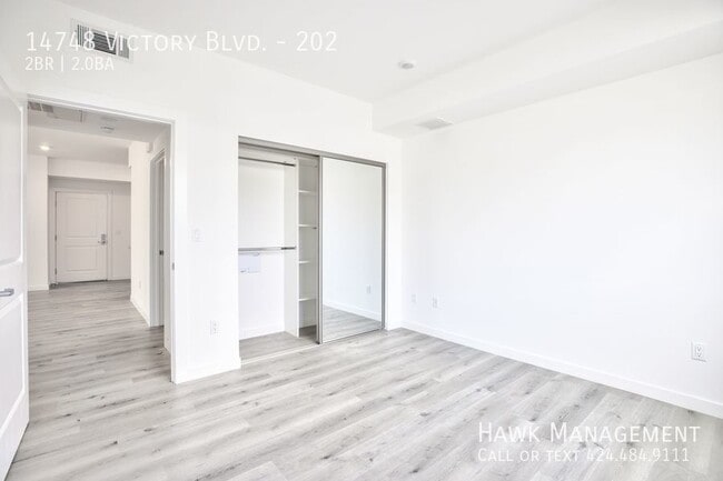 Building Photo - 2 Bedroom 2 Bath Unit With a Spacious Mode...
