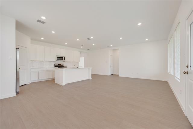 Building Photo - 1301 Francesca Dr