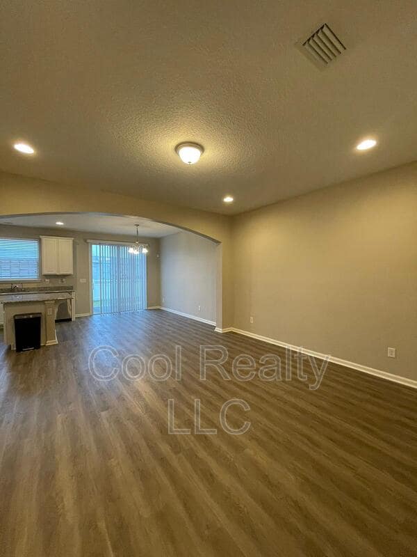 Foto del edificio - 816 Grover Ln