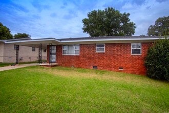 Building Photo - 5805 Hopson Dr