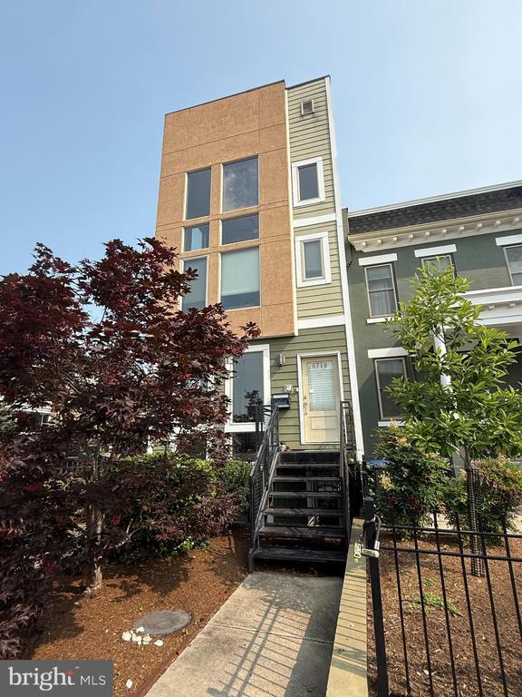 Building Photo - 471 Luray Pl NW