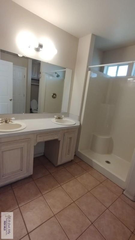 Building Photo - 4860 Larkspur Dr