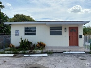 Building Photo - 1434 SW 22nd Ave