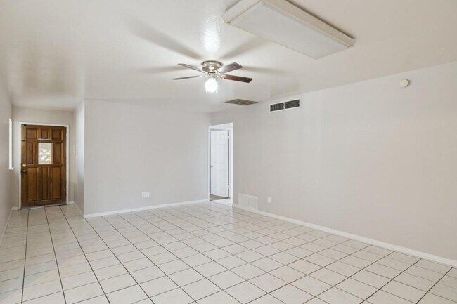 Building Photo - 3343 W Palmaire Ave