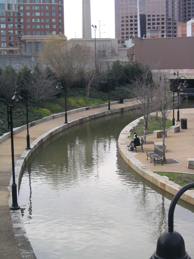 canal below balcony - 301 Virginia St