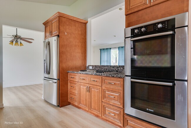 Building Photo - 900 Ashford Ln
