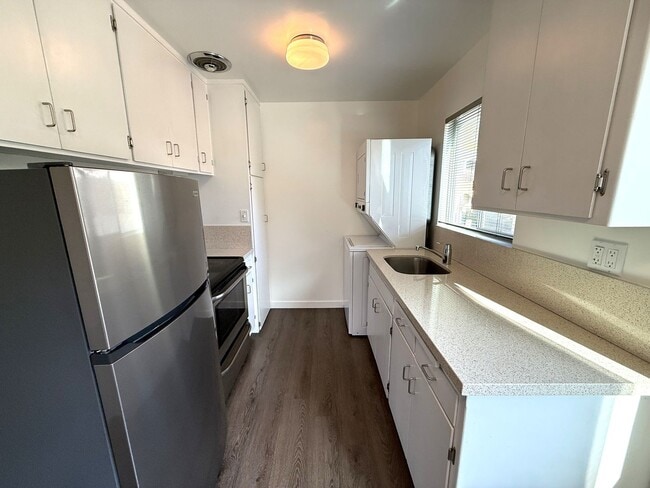 Building Photo - 500 Red Hill Ave