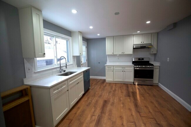 Foto del edificio - 221 S Central Ave