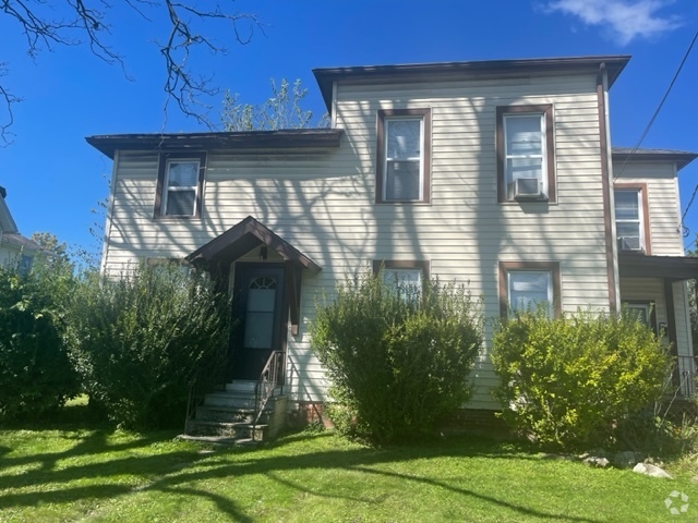 Building Photo - 599 S Court St