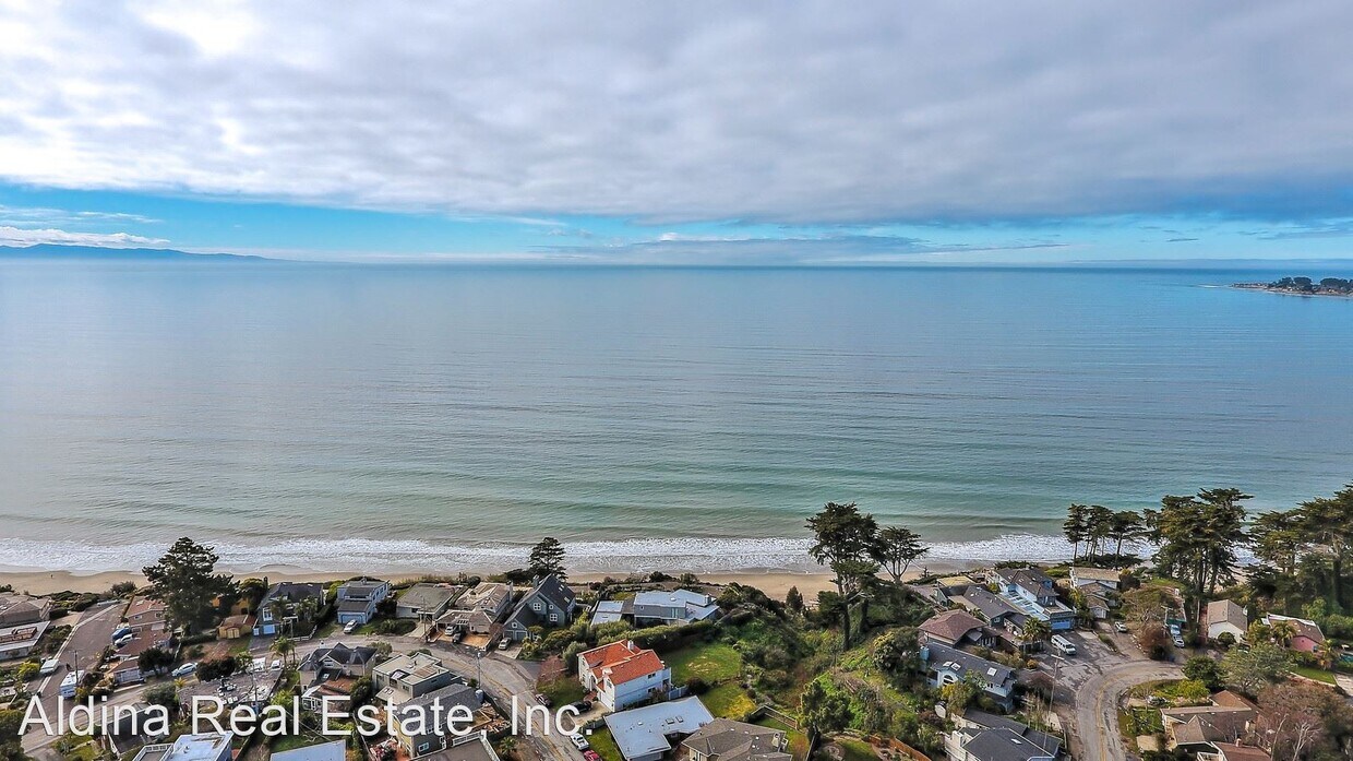 Primary Photo - 231 Mar Vista Dr