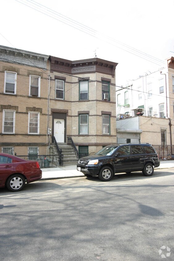 Primary Photo - 427 Grove St