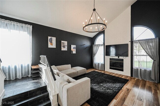 Foto del edificio - 1640 Crystal Shadows Cir