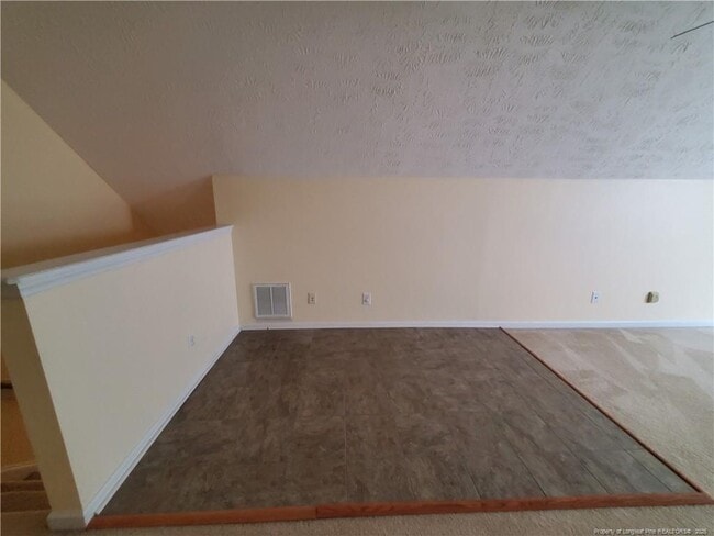 Building Photo - 160 Yellowstone Ct