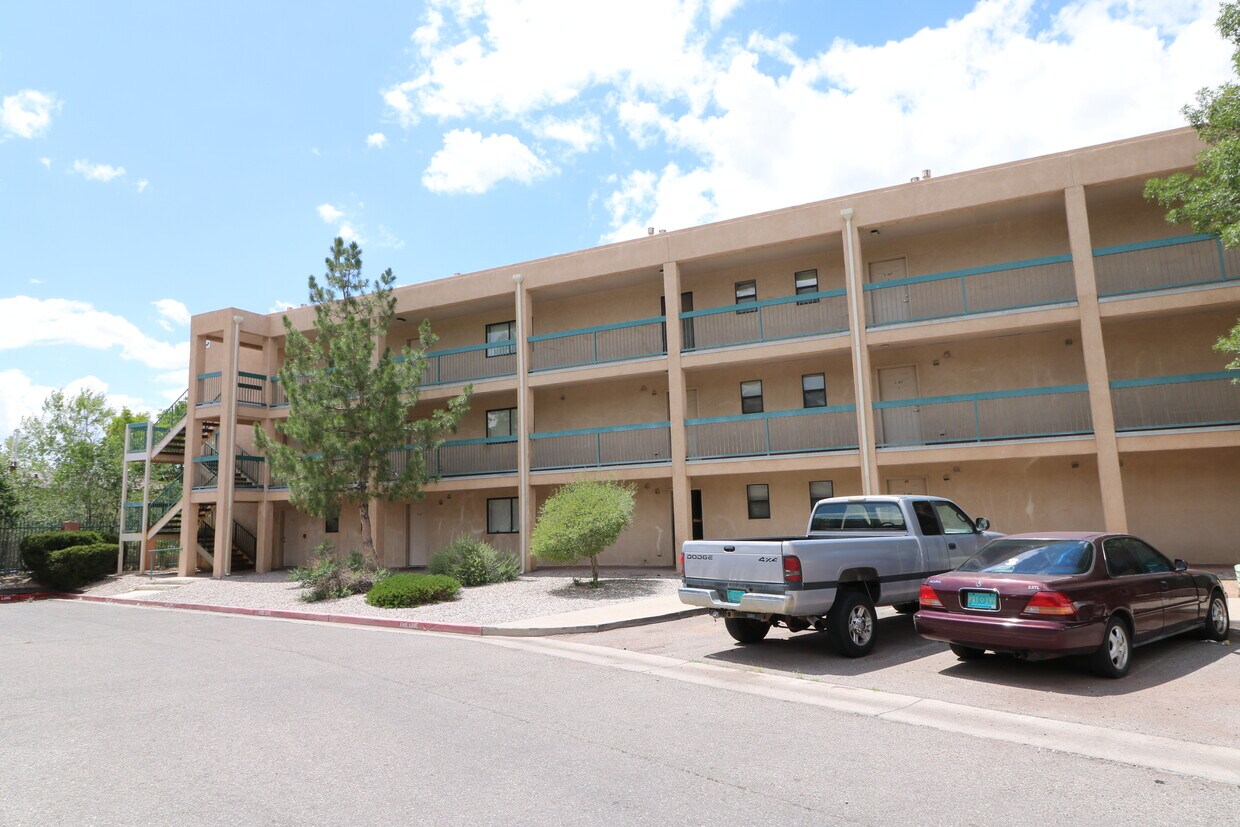 Evergreen Restricted Apartments in Santa Fe, NM