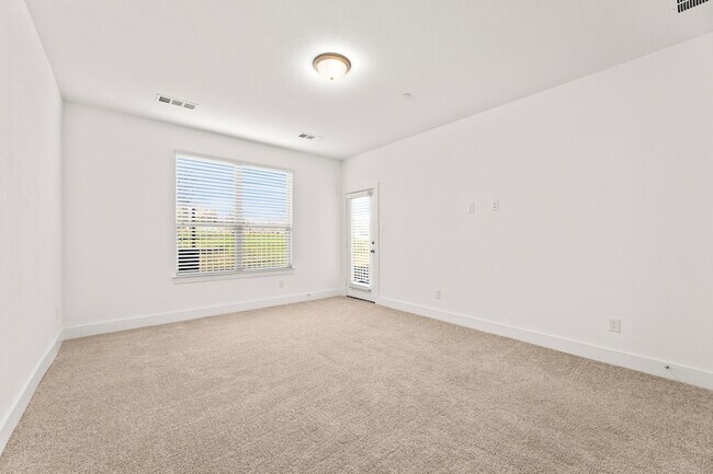 Foto del edificio - 2205 Southwick Dr