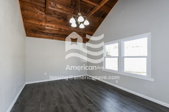 Foto del edificio - 3402 Longview Dr