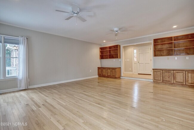 Building Photo - 8333 Bald Eagle Ln